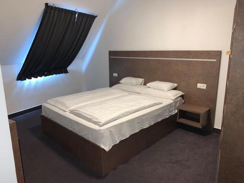 Hotel Zodiaco Szekszárd Zimmer foto